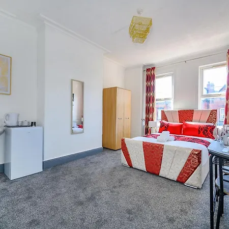 Privat bolig *rd7h*for Your Relaxed & Cosy Free Parking Leeds (West Yorkshire)